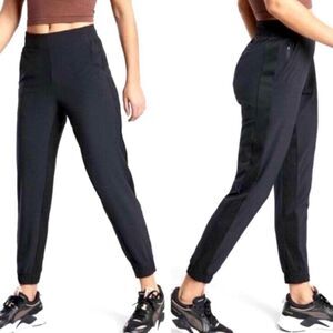 Athleta Black Textured Brooklyn Jogger size 8